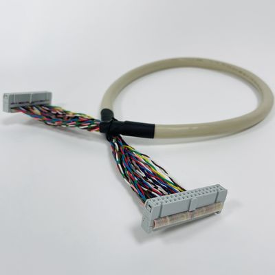 Fahrzeug-IDC Flachbandkabel 2,54 mm Schrägstand Isoliermaterial PVC Polyester