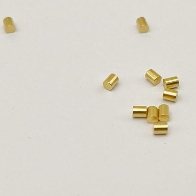 Besondere Messing-Bearbeitete Pins Pad SMT-Typ Goldplattierung 1,5 mm Männlich Für Verbindungen