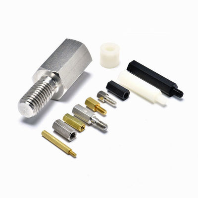 Männliche Messing-Spacer-Studs mit metrischem Gewinde